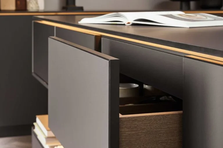 RAUVISIO CRYSTAL 1920×800